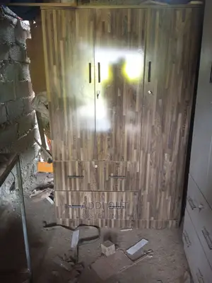 Photo - ላምኔት ቁምሳጥን/Cupboard