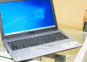 New Laptop Asus U82U 4GB Intel Core 2 Duo HDD 500GB