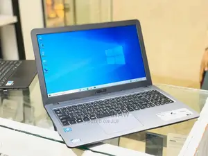 New Laptop Asus U82U 4GB Intel Core 2 Duo HDD 500GB