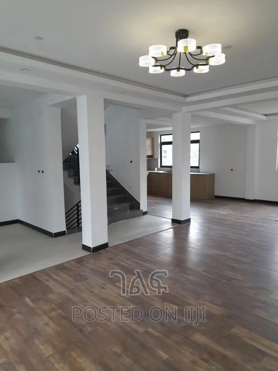 8bdrm House in የግል, Bole for Sale