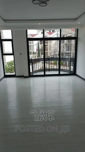 8bdrm House in የግል, Bole for Sale