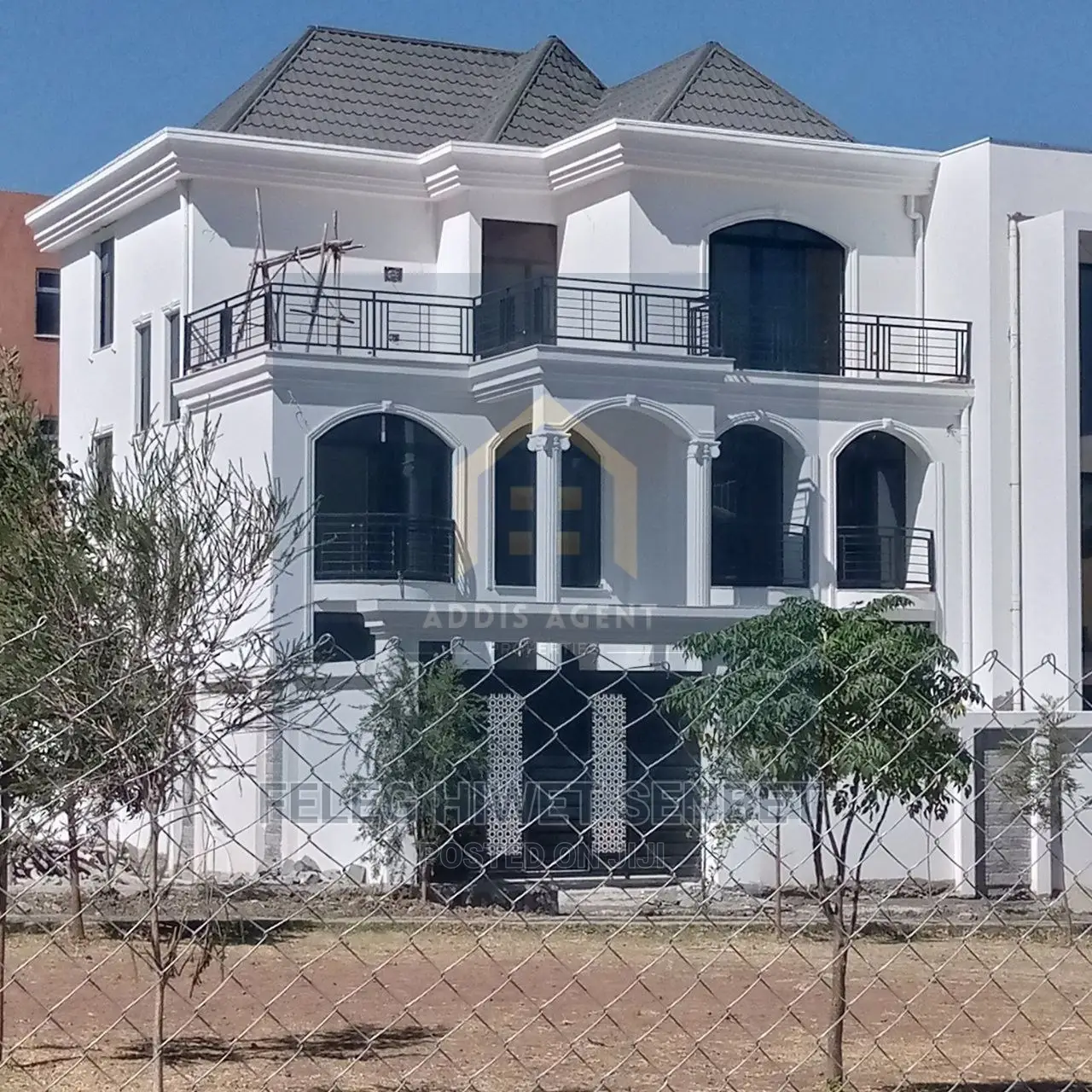 የሚሸጥ አዲስና ማንም ያልኖረበት ቆንጆ ቤት