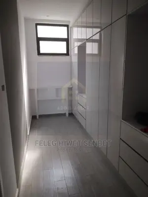 የሚሸጥ አዲስና ማንም ያልኖረበት ቆንጆ ቤት