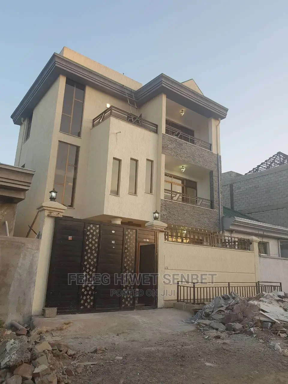 5bdrm House in አአ, Bole for sale
