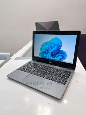 New Laptop Acer Chromebook C720P 2GB Intel Pentium SSD 16 GB