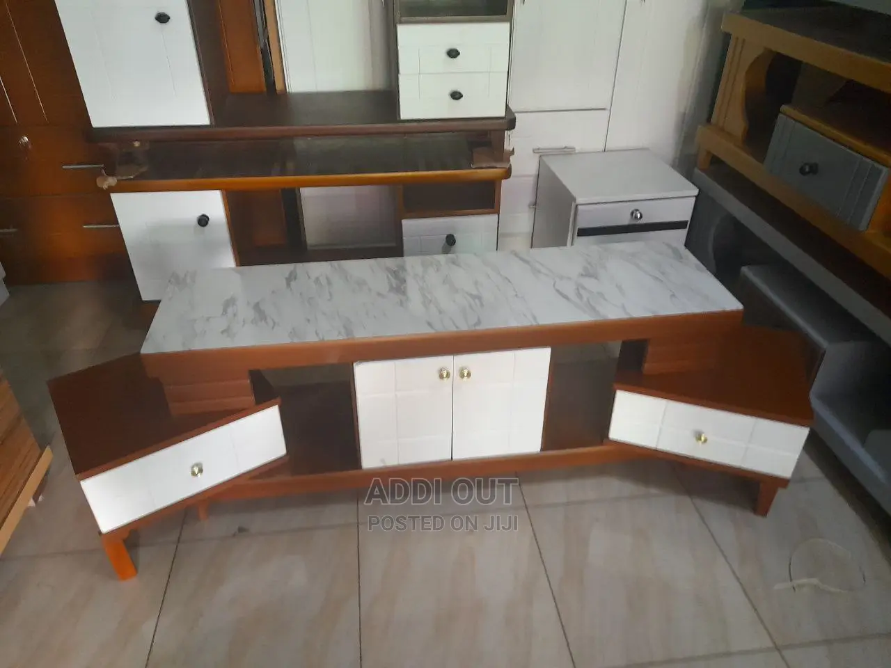 1.20ሳ.ሜ ቲቪ ማስቀመጫ/Tv Stand