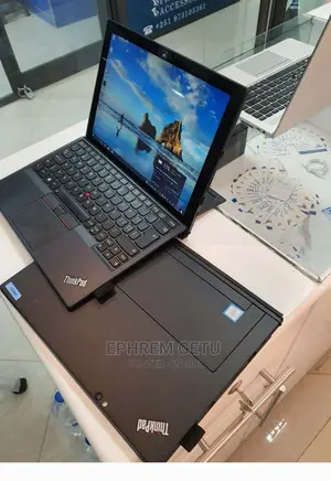 Photo - New Laptop Lenovo ThinkPad Yoga 8GB Intel Core I5 SSD 256GB