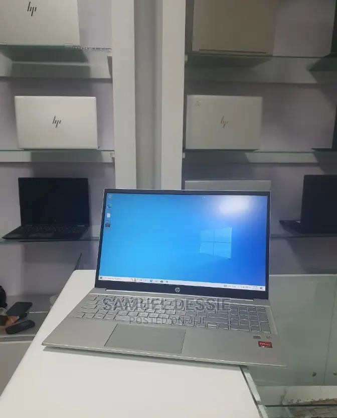 New Laptop HP 8GB AMD Ryzen 7 SSD 512GB