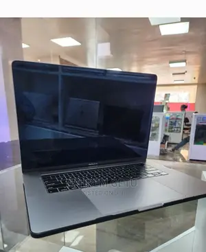 New Laptop Apple MacBook Pro 2019 32GB Intel Core i7 SSD 512GB