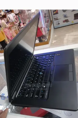 New Laptop Dell Latitude 5310 8GB Intel Core I7 SSD 256GB