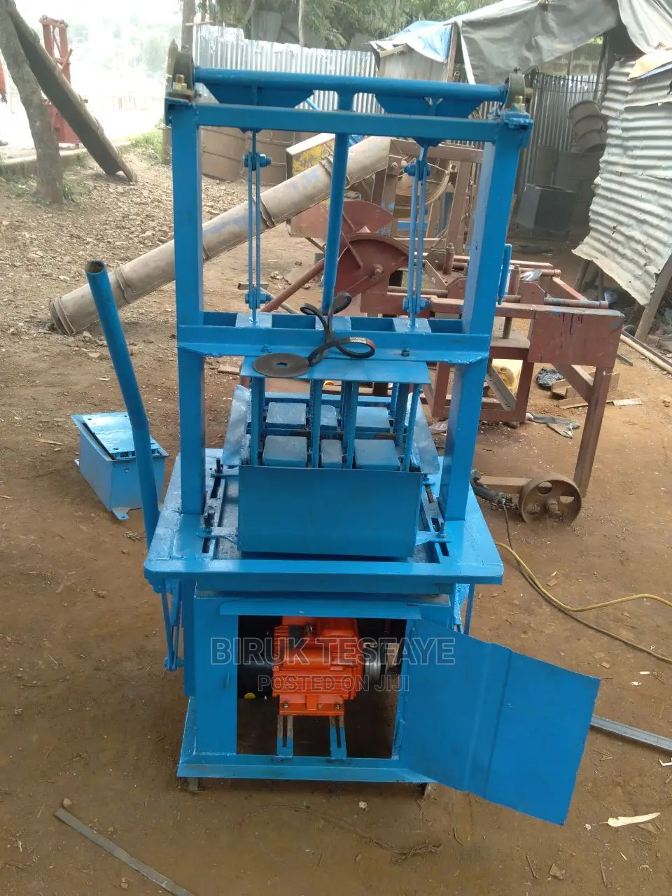 ባለ ሁለት ብሎኬት ማምረቻ ማሽን