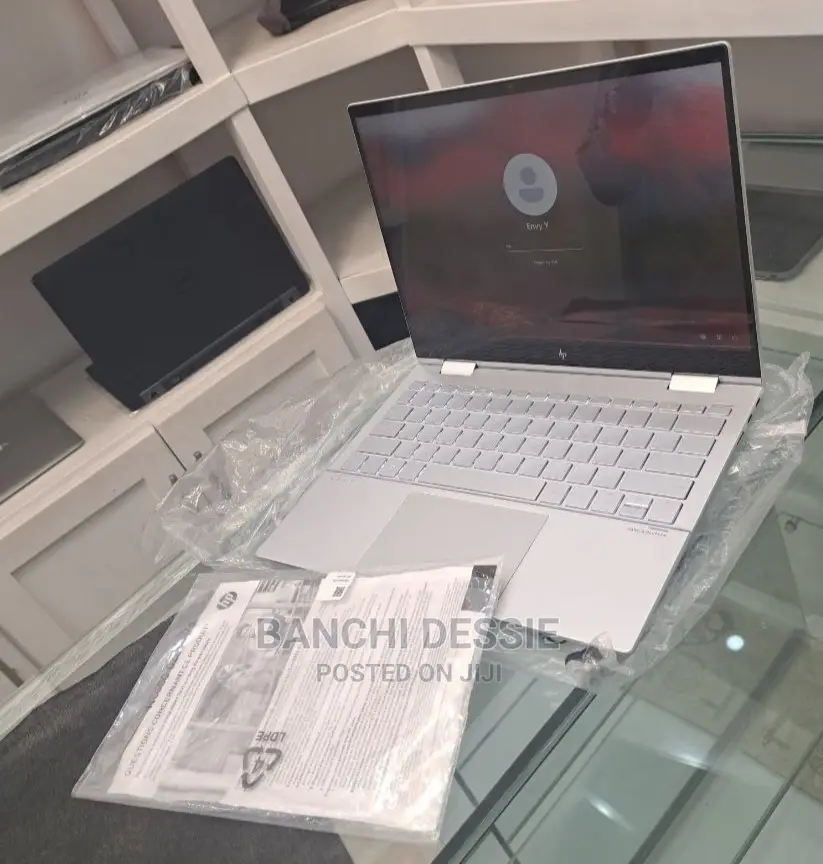 New Laptop HP Envy X360 8GB Intel Core I7 SSD 512GB