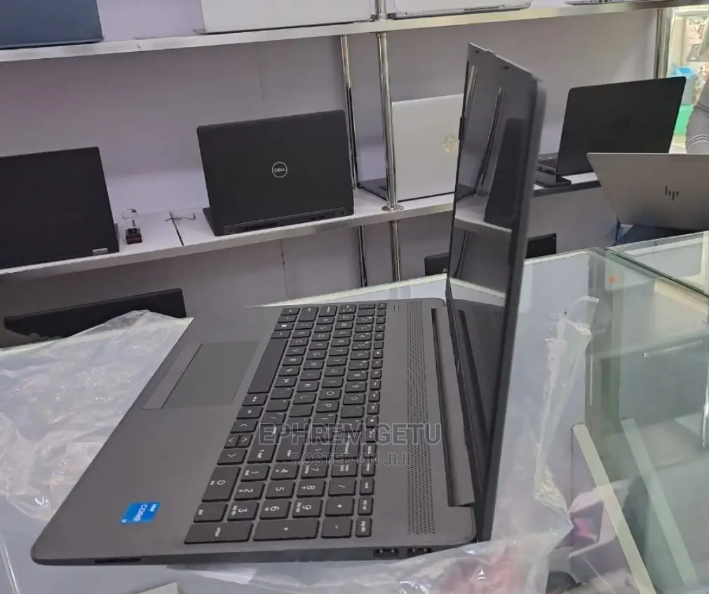 New Laptop HP Stream Notebook 8GB Intel Core I3 HDD+SSD 1T