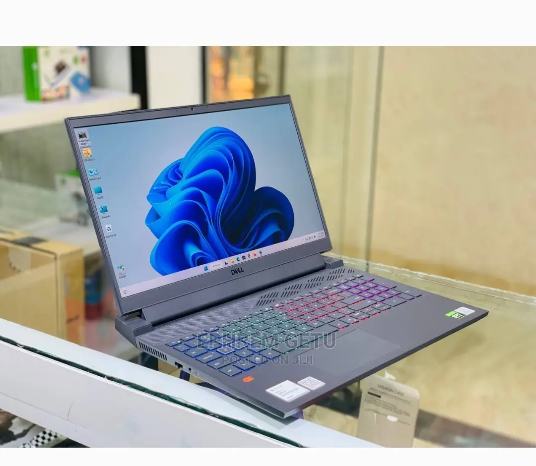 New Laptop Dell Inspiron 15 16GB Intel Core I7 HDD+SSD 512GB