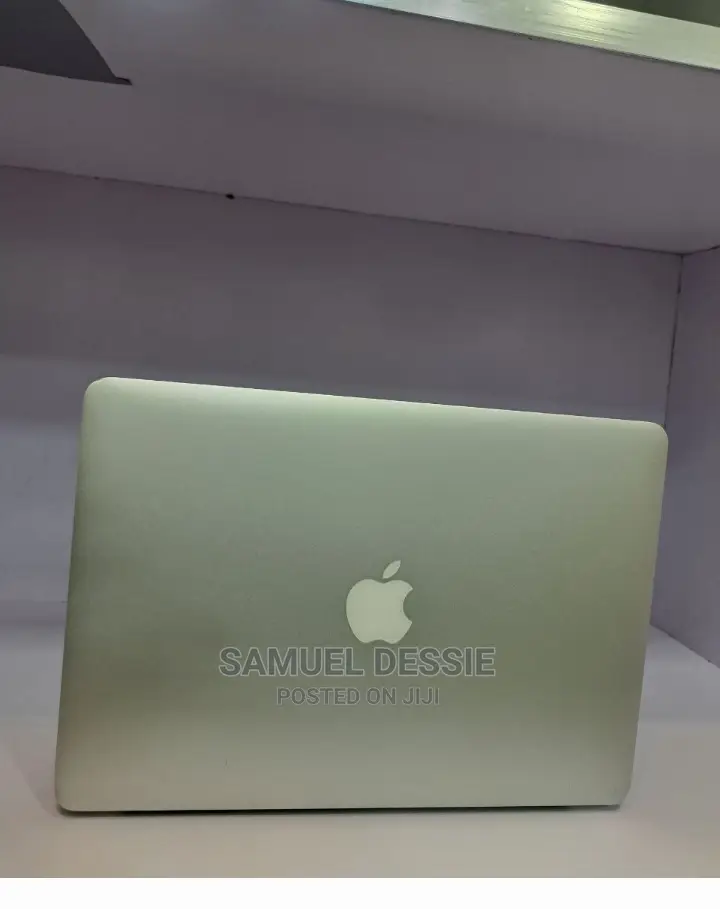 New Laptop Apple MacBook Air 2011 4GB Intel Core I5 SSD 128GB