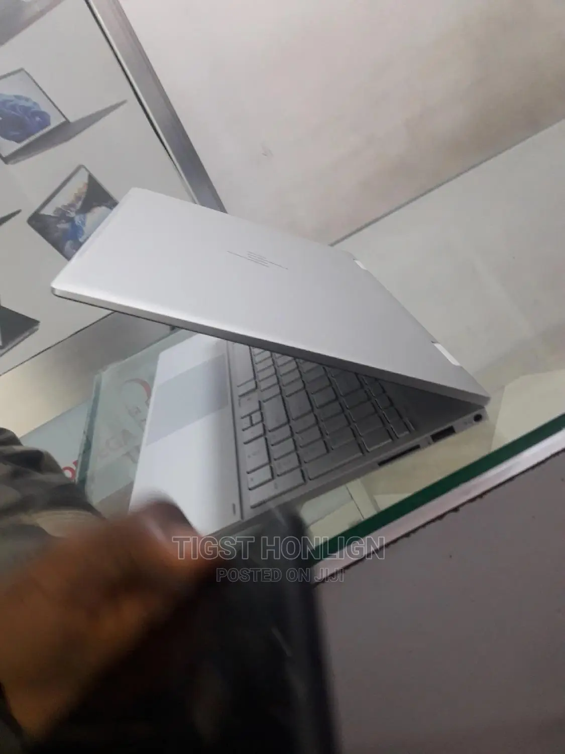 New Laptop HP Envy X360 12GB Intel Core I7 SSD 512GB