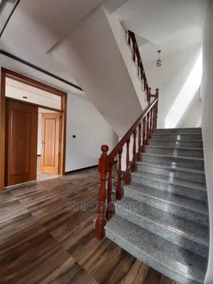 9bdrm House in Ayat, Bole for Sale