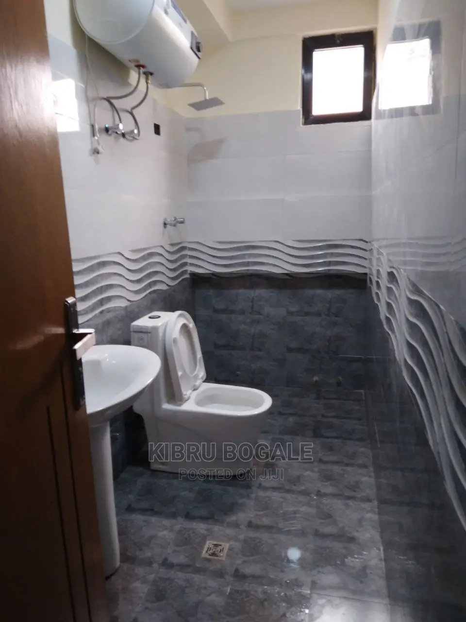 7bdrm House in Samit 72, Bole for Sale