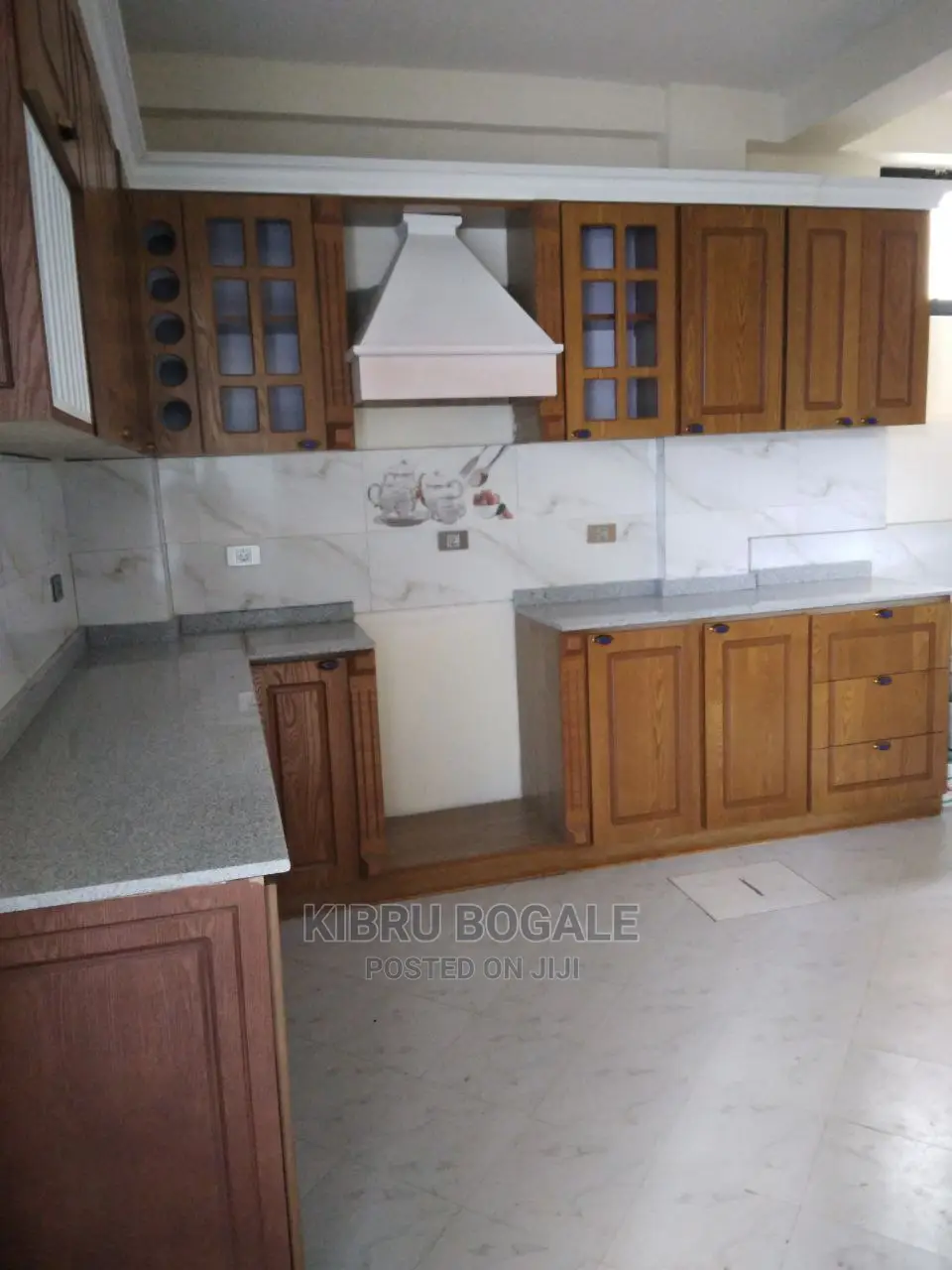 7bdrm House in Samit 72, Bole for Sale