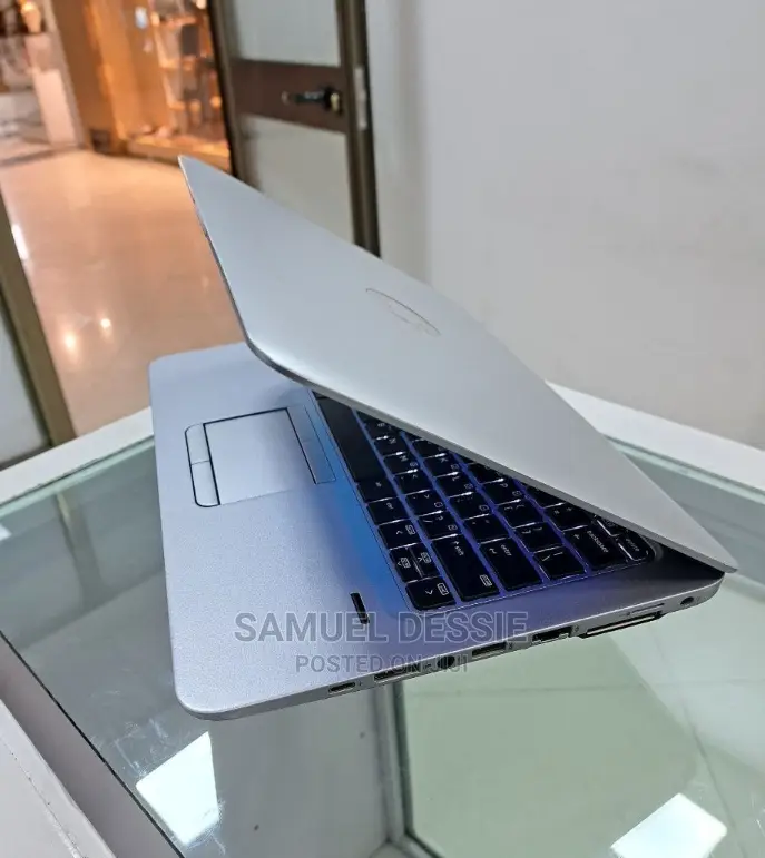 New Laptop HP EliteBook 820 G3 8GB Intel Core I5 HDD 1T