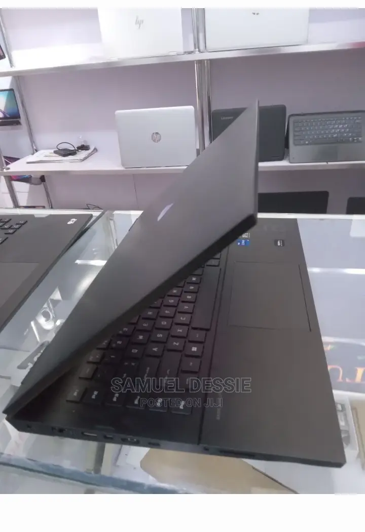 New Laptop HP Omen 17 16GB Intel Core I7 SSD 1T