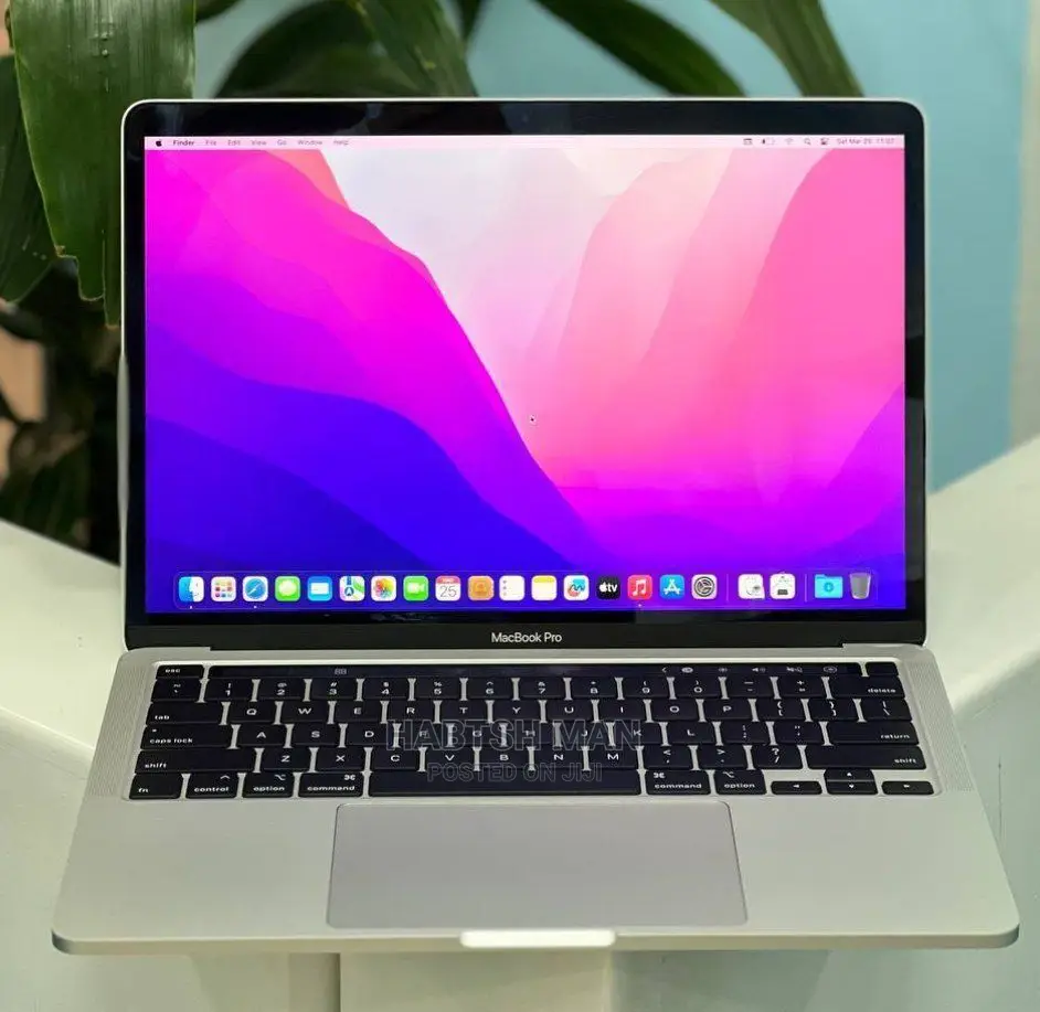 New Laptop Apple MacBook Pro 2020 16GB Intel Core I5 SSD 512GB