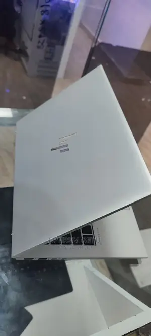 New Laptop HP EliteBook 840 16GB AMD Ryzen 5 SSD 512GB