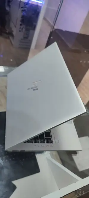 New Laptop HP EliteBook 840 16GB AMD Ryzen 5 SSD 512GB