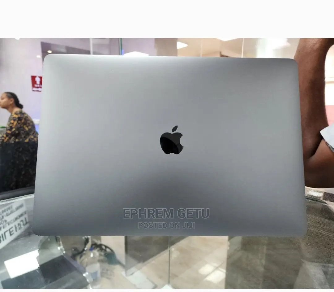 New Laptop Apple MacBook Pro 2019 16GB Intel Core I7 SSD 256GB