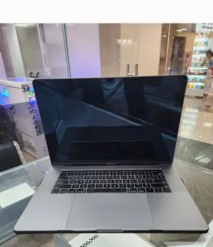 New Laptop Apple MacBook Pro 2019 16GB Intel Core I7 SSD 256GB