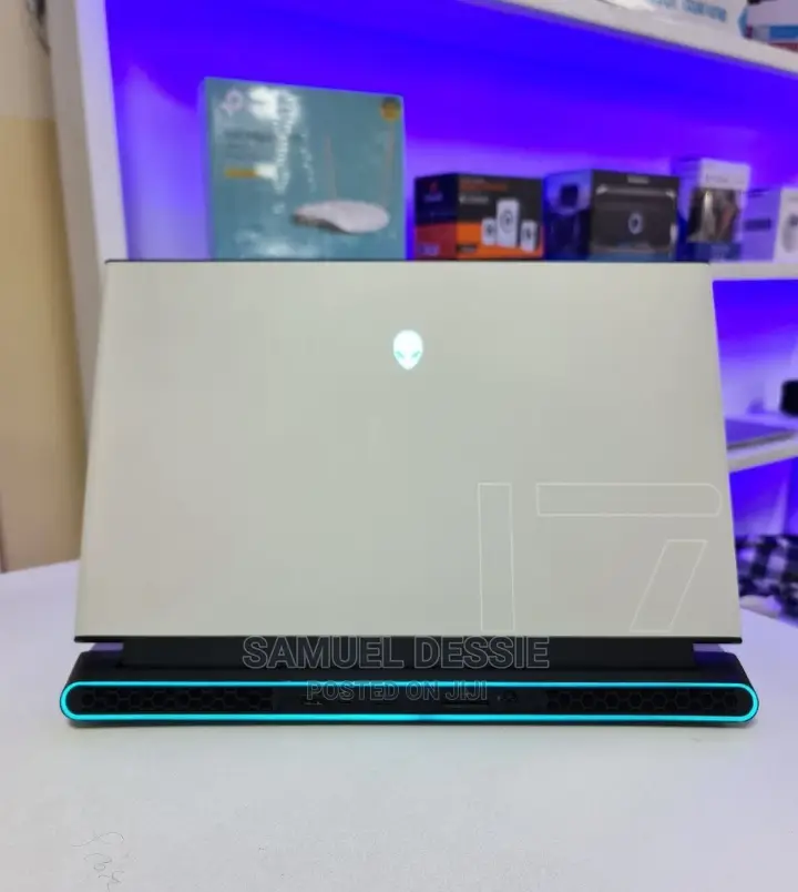 New Laptop Alienware M17x R2 32GB Intel Core I7 SSD 2T