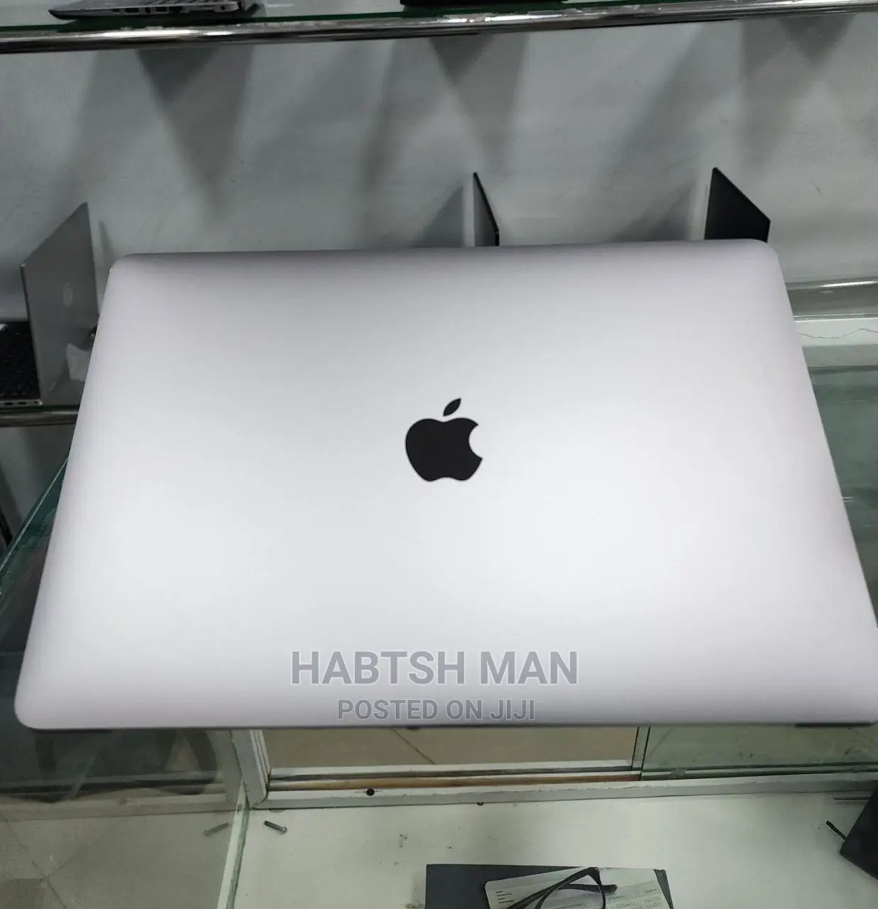 New Laptop Apple MacBook Pro 2020 16GB Intel Core I5 SSD 1T