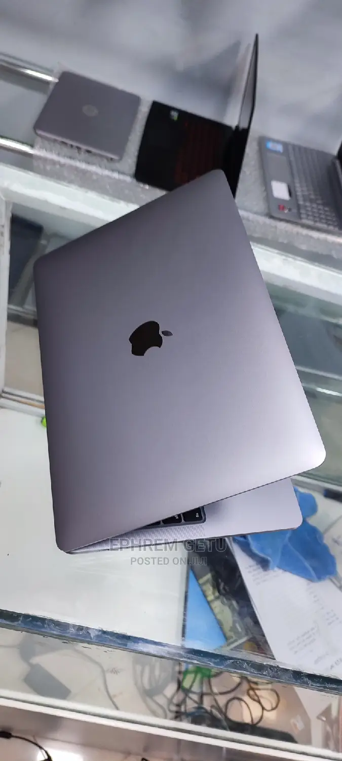 New Laptop Apple MacBook Pro 2020 16GB Intel Core I5 SSD 1T