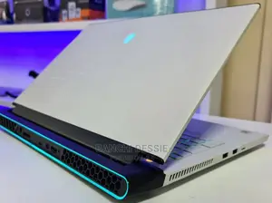 New Laptop Alienware M17x R2 32GB Intel Core I7 SSD 2T