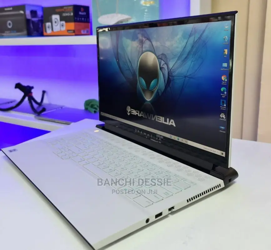 New Laptop Alienware M17x R2 32GB Intel Core I7 SSD 2T