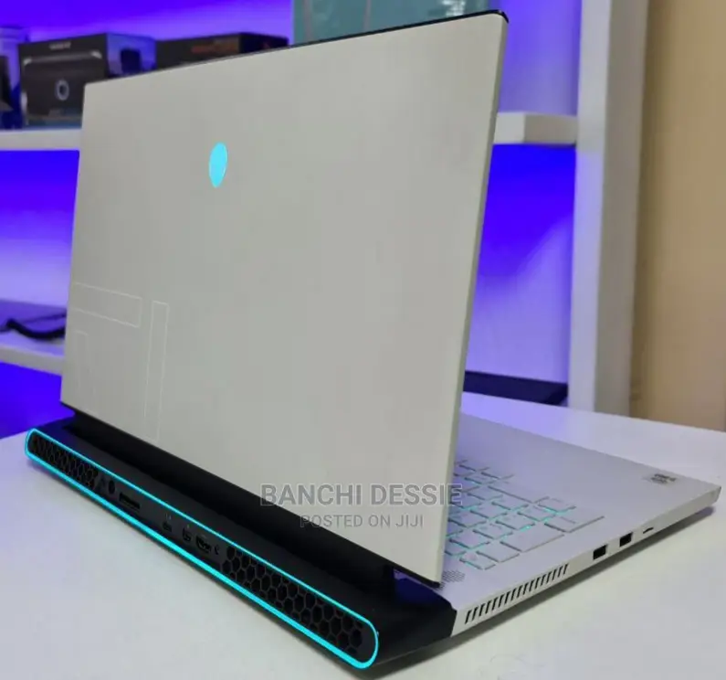 New Laptop Alienware M17x R2 32GB Intel Core I7 SSD 2T