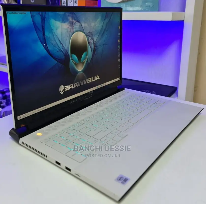 New Laptop Alienware M17x R2 32GB Intel Core I7 SSD 2T