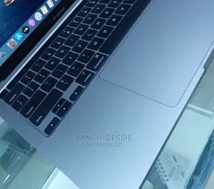 New Laptop Apple MacBook Pro 16GB Intel Core I5 SSD 512GB