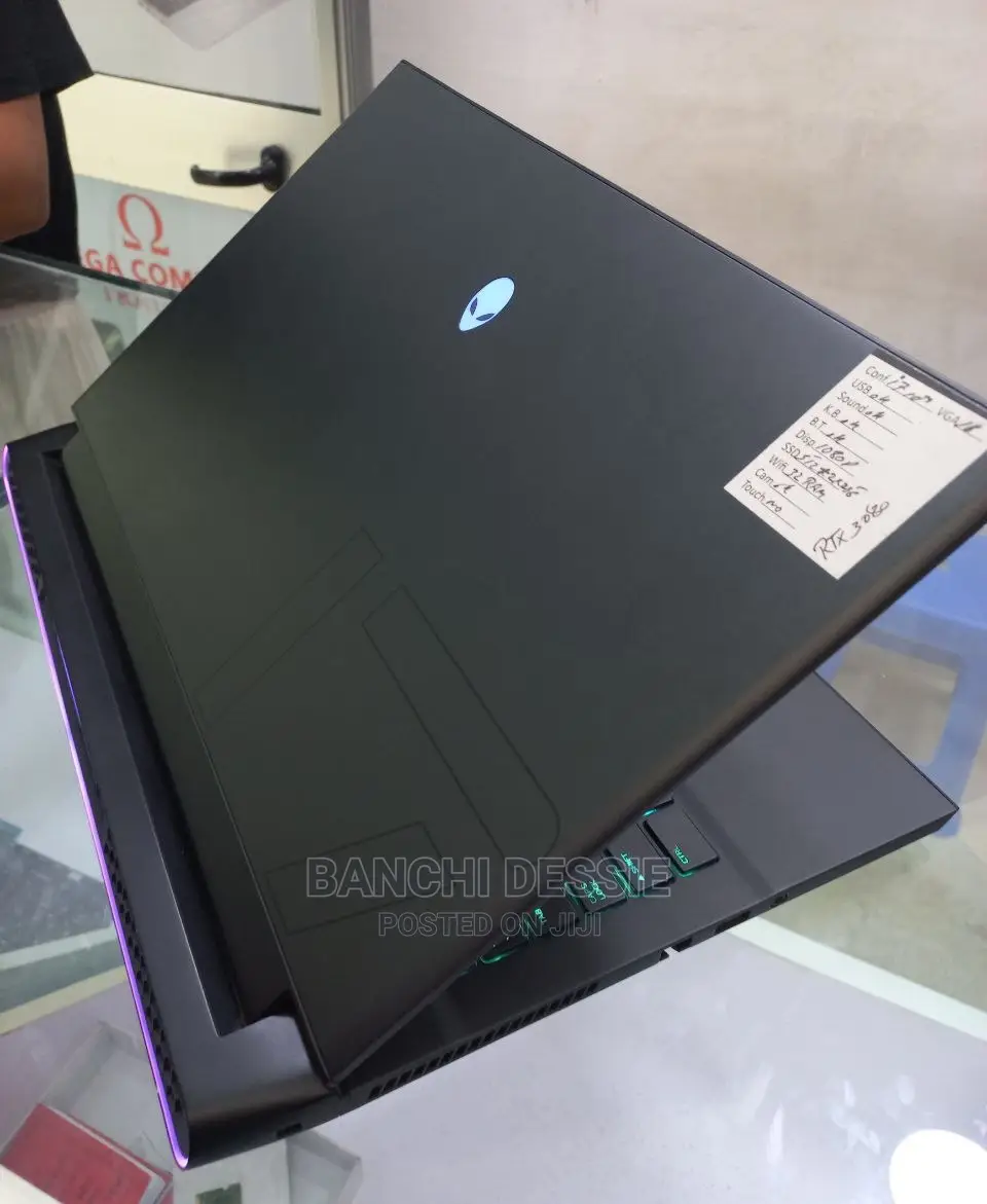 New Laptop Alienware M17x R2 16GB Intel Core I7 SSD 1T