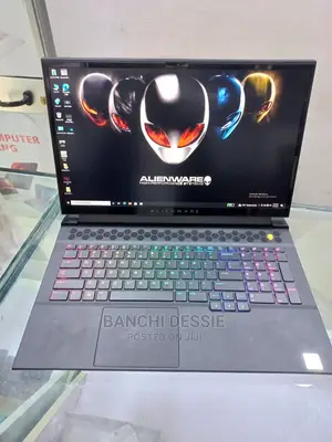 New Laptop Alienware M17x R2 16GB Intel Core I7 SSD 1T
