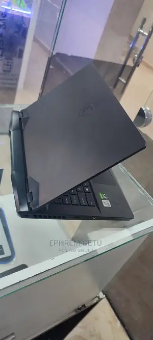 New Laptop MSI GP75 Leopard 16GB Intel Core I7 SSD 1T