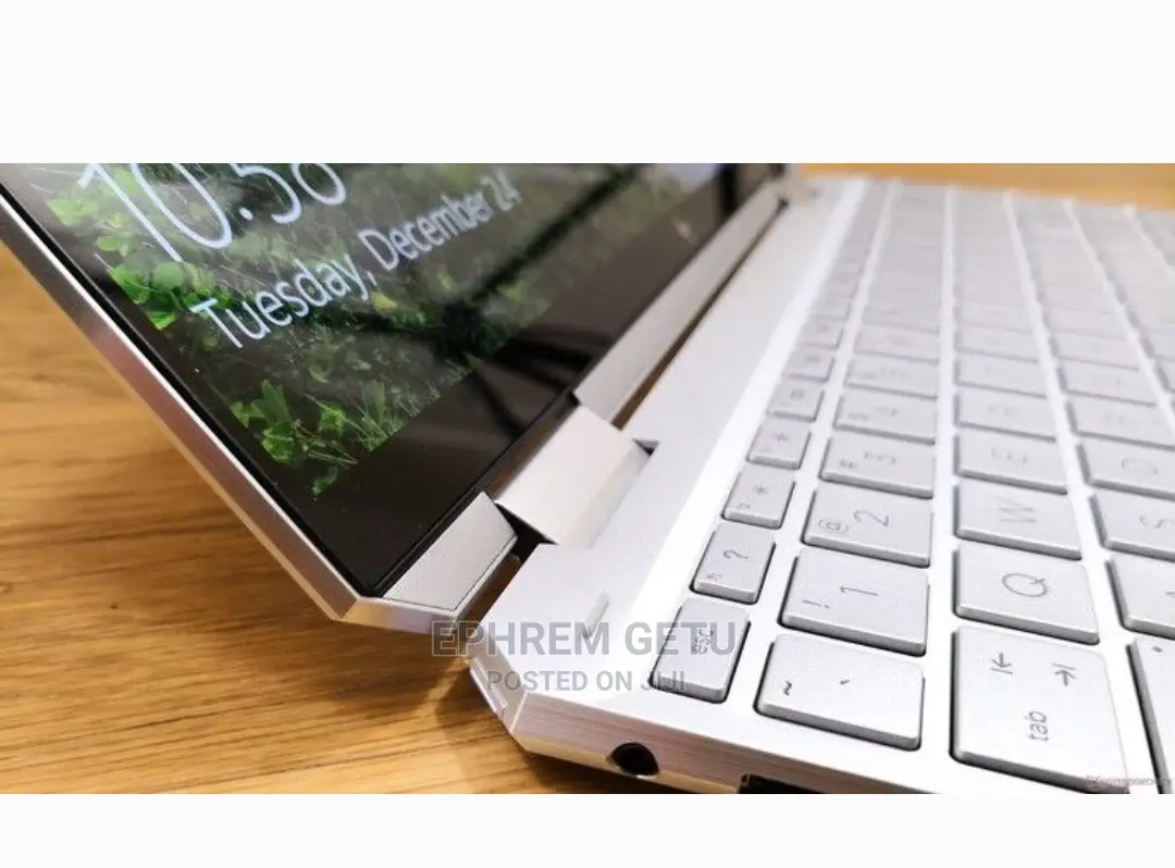 New Laptop HP Spectra 13 8GB Intel Core I5 SSD 256GB