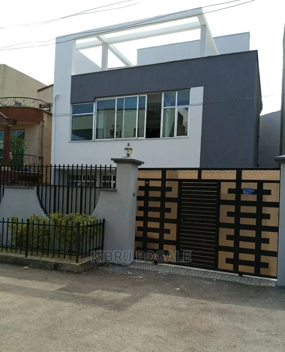 6bdrm House in Cmc, Bole for Sale