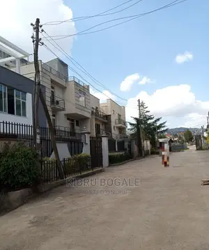6bdrm House in Cmc, Bole for Sale