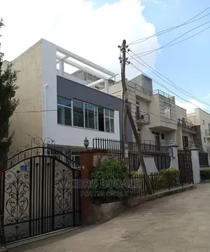 6bdrm House in Cmc, Bole for Sale