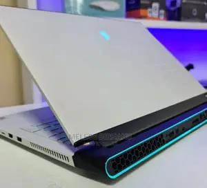 New Laptop Alienware M17x R2 32GB Intel Core I7 SSD 2T