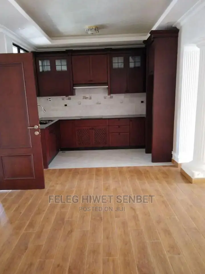 Furnished 6bdrm House in አአ, Bole for Sale