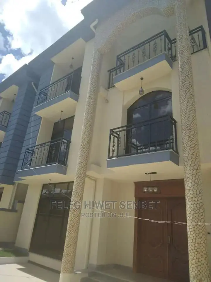 Furnished 6bdrm House in አአ, Bole for Sale