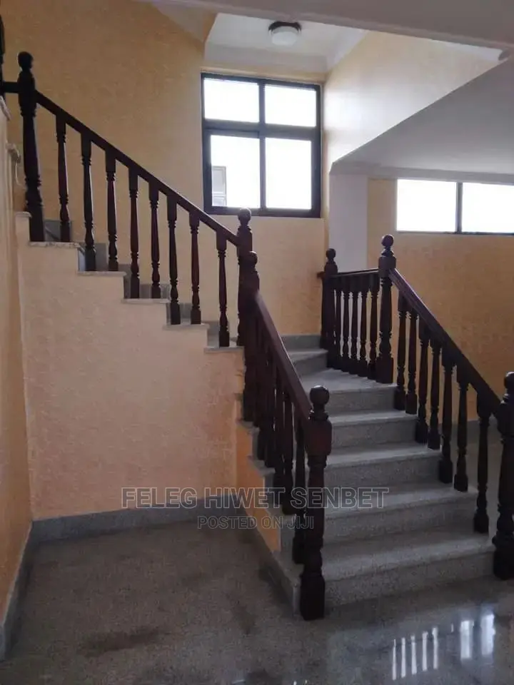 Furnished 6bdrm House in አአ, Bole for Sale