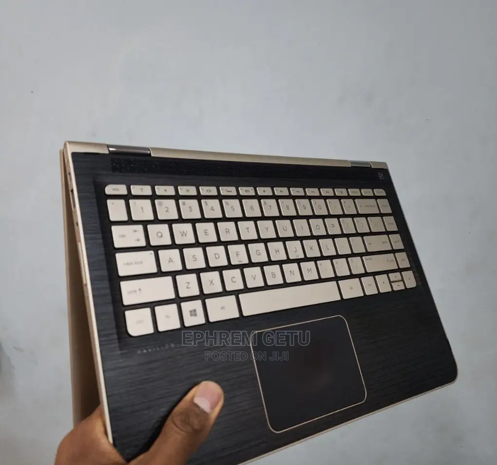 New Laptop HP Pavilion 13 X360 8GB Intel Core i5 SSD 256GB